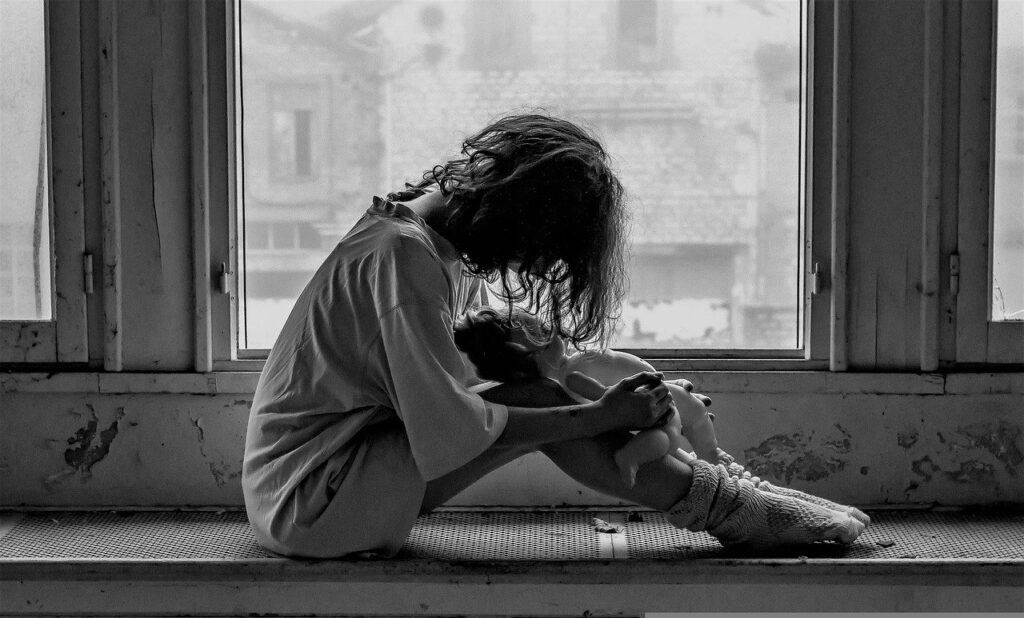 うずくまる子供