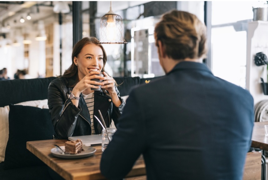 デートする男女