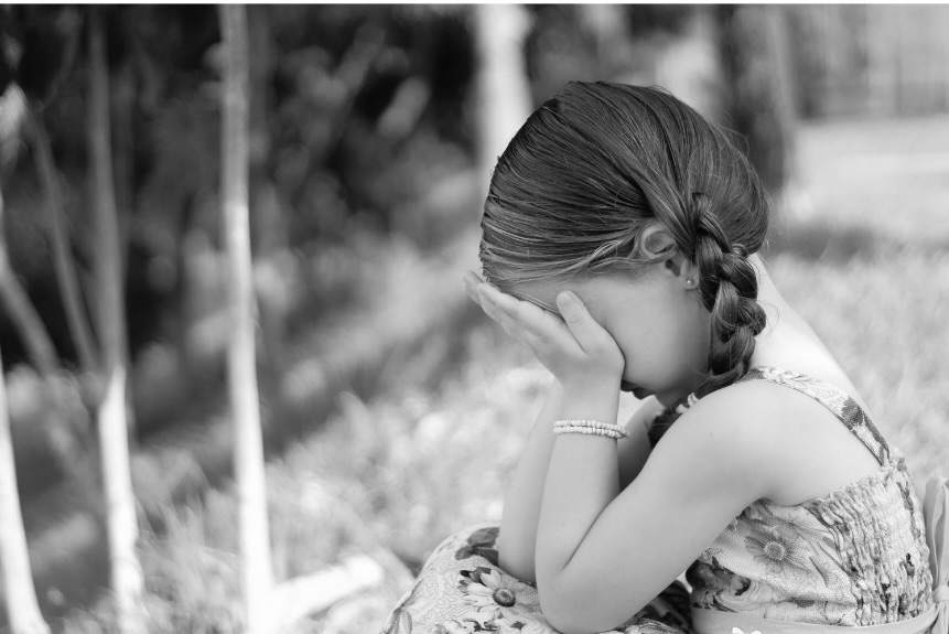 泣いている子供